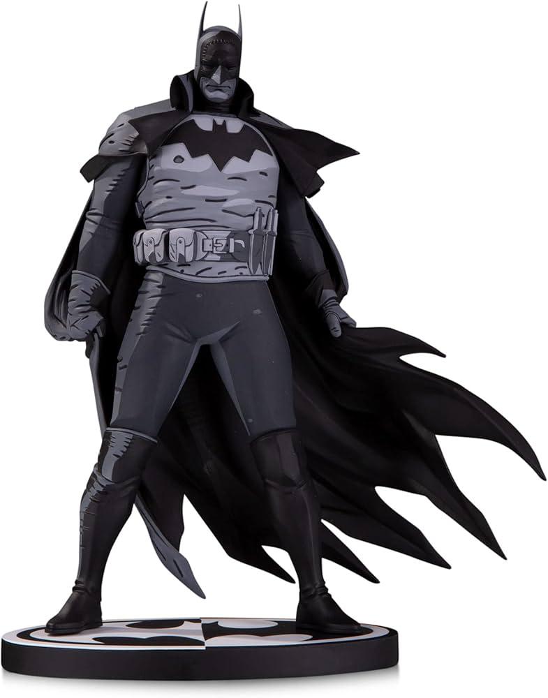 BATMAN B&W MIGNOLA STATUE